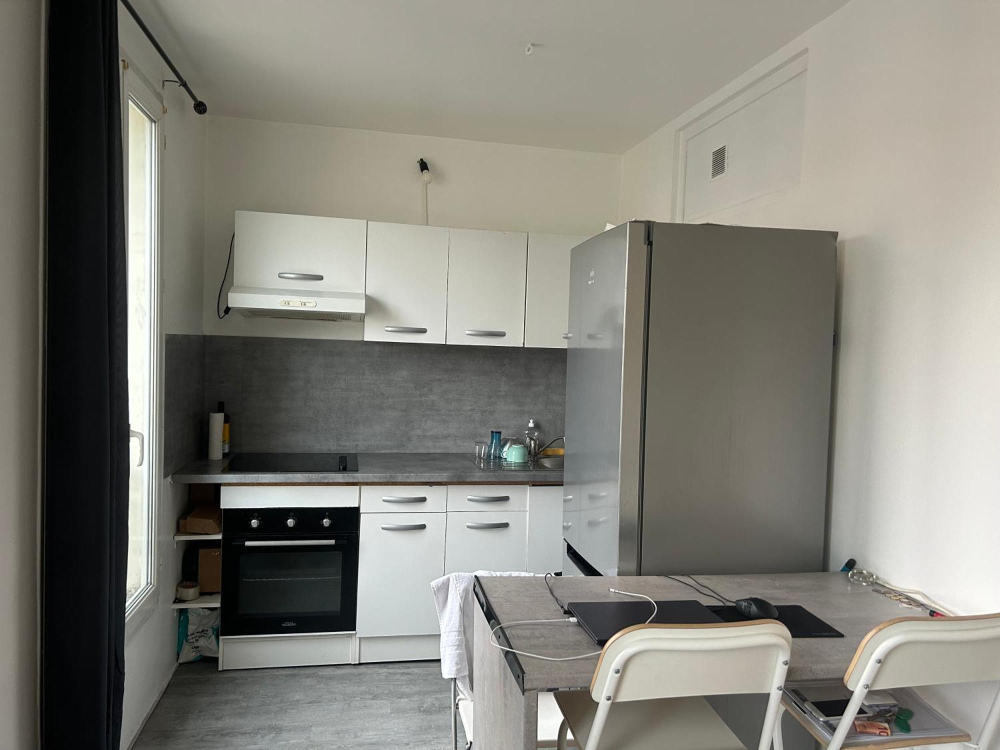 Studio Tres Lumineux Et Equipee En Pleine Avenue ! Ле-Кримлен-Бисетр Экстерьер фото